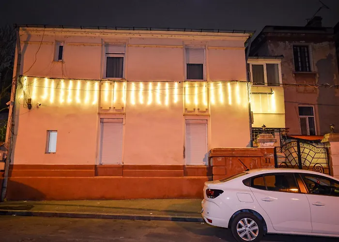 Center - Shabbat Friendly