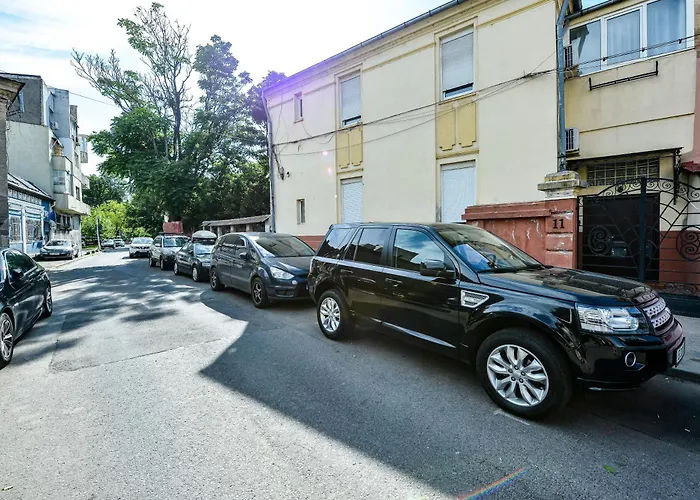 Center - Shabbat Friendly