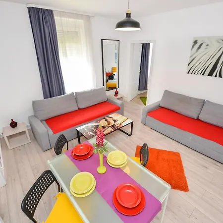 Center - Shabbat Friendly