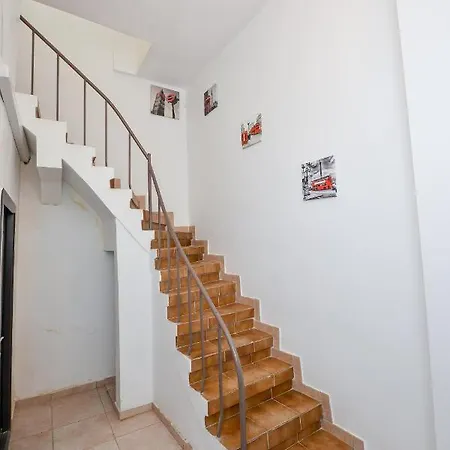 Center - Shabbat Friendly