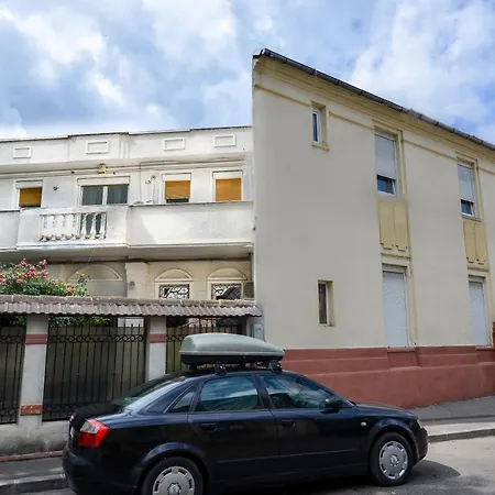 Center - Shabbat Friendly