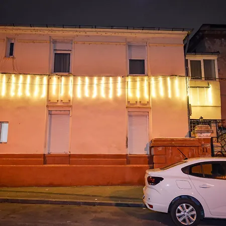 Center - Shabbat Friendly