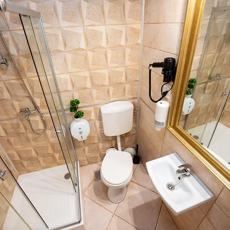 Center - Shabbat Friendly *