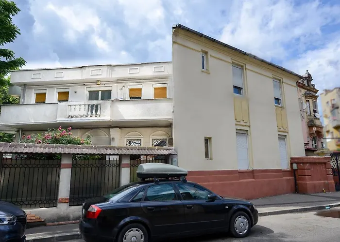 Center - Shabbat Friendly