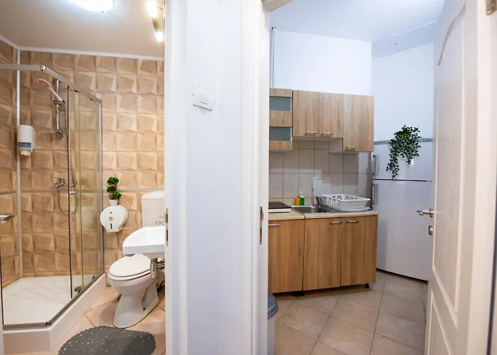 Center - Shabbat Friendly