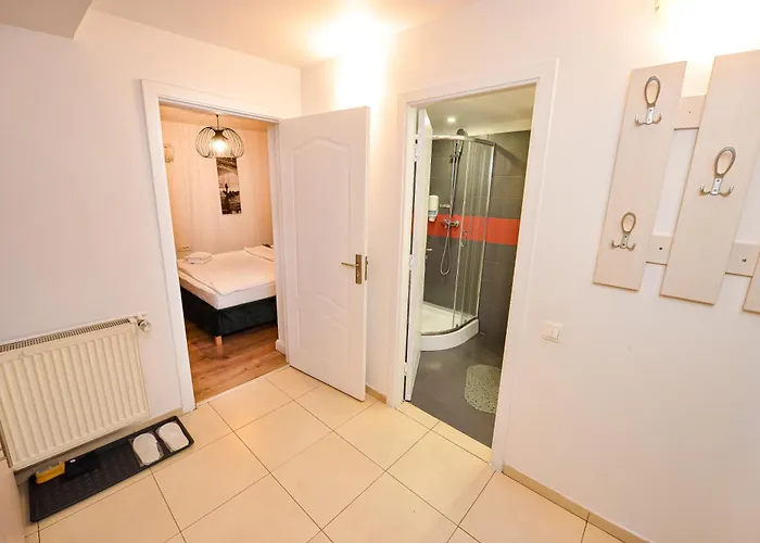 Center - Shabbat Friendly Apartmán *