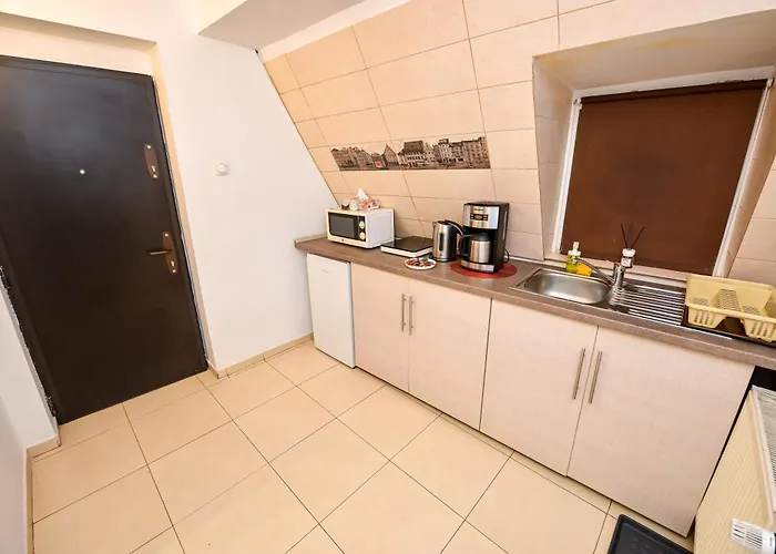 Center - Shabbat Friendly