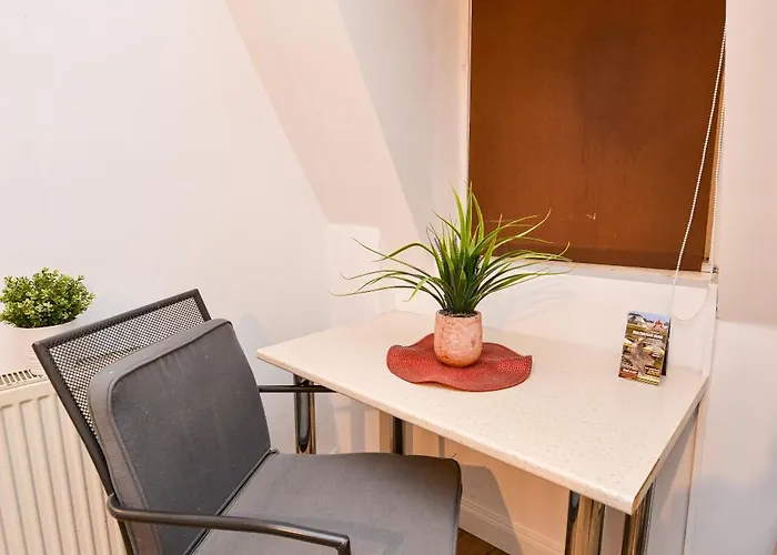 Center - Shabbat Friendly *